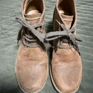 Clark’s Women’s Brown Leather Lace-Up Heeled Boots